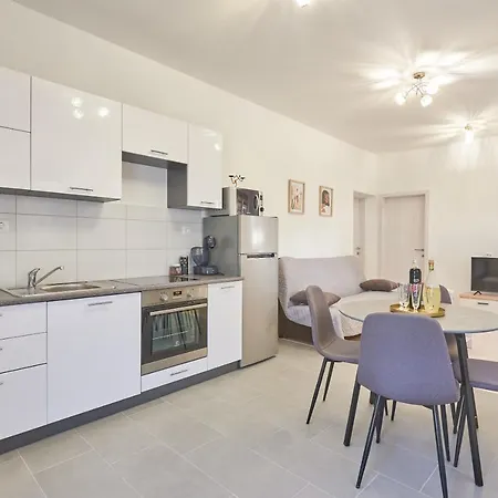 Anastazije Apartment *
